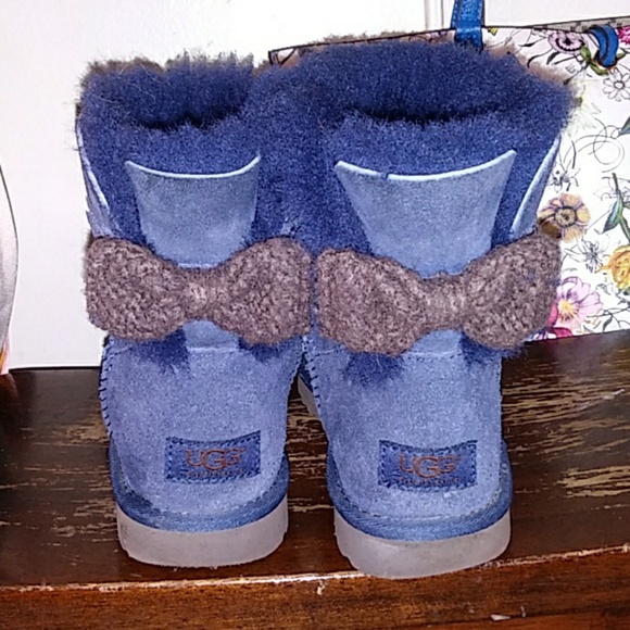 Short blue Uggs - Picture 3 of 6